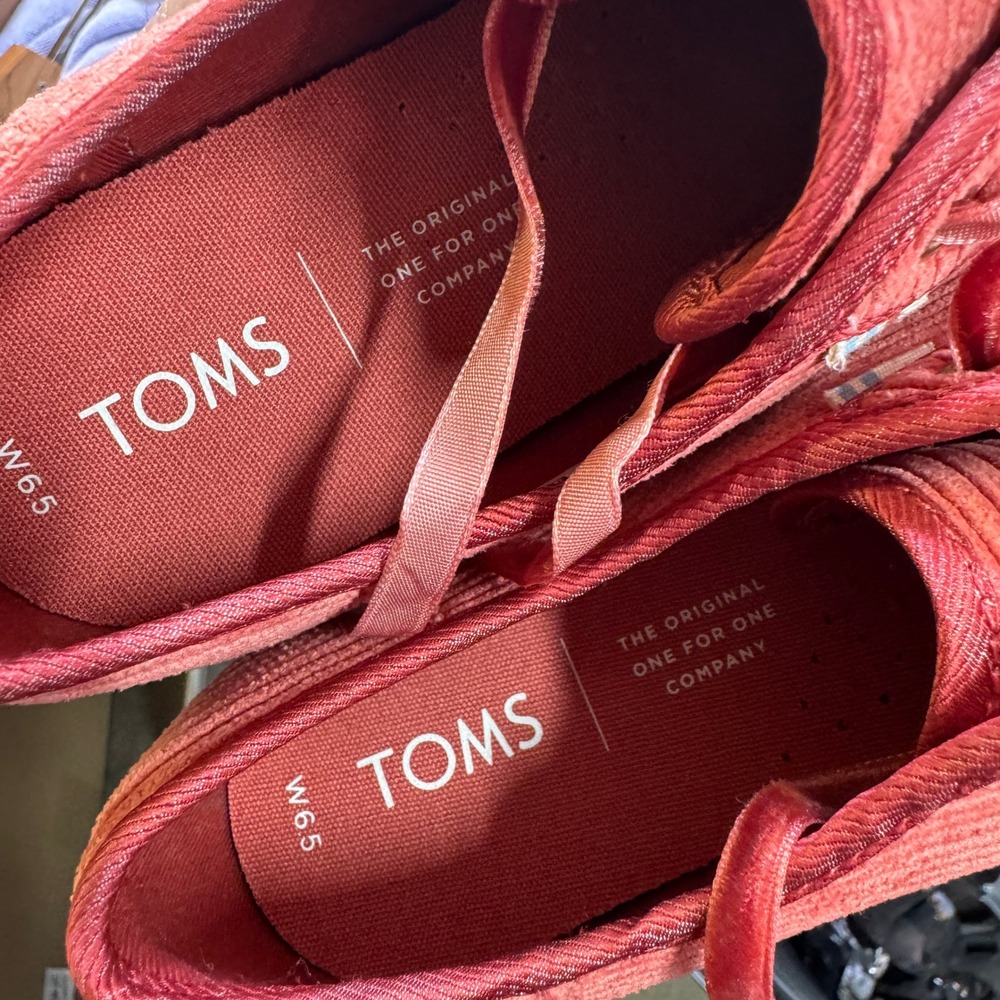 TOMS Carmel Shoes Women 6.5 Burnt Orange Rose Corduroy Velvet Lace Sneakers - Picture 3 of 10